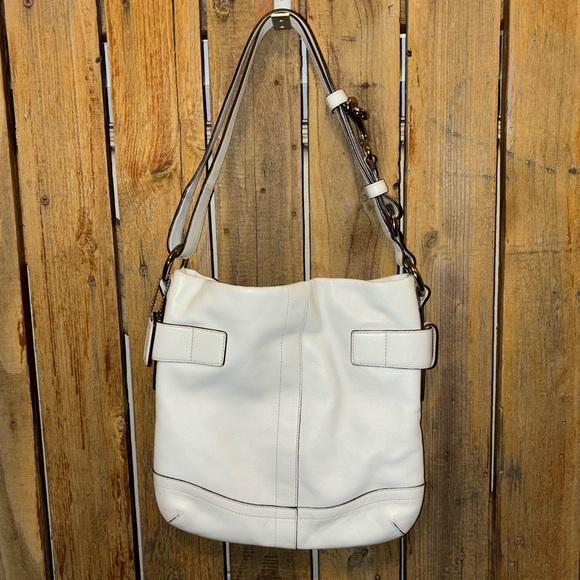 Coach White Leather Shoulder Bag with matching wallet - Picture 5 of 9